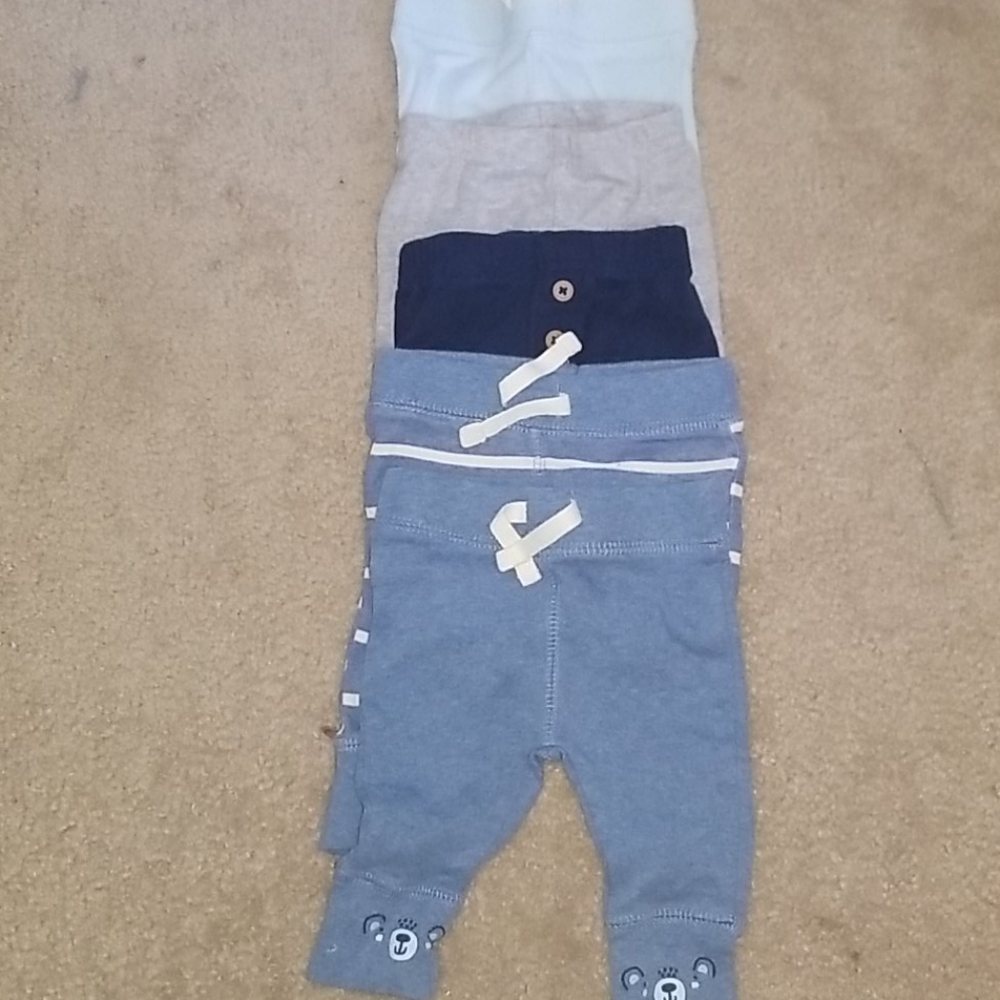 Newborn clothes - Picture 3 of 3